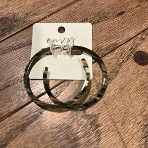 BNWT Envy Hoop Earrings